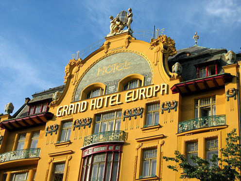Hotel a restaurace Evropa na Václavském náměstí v Praze.