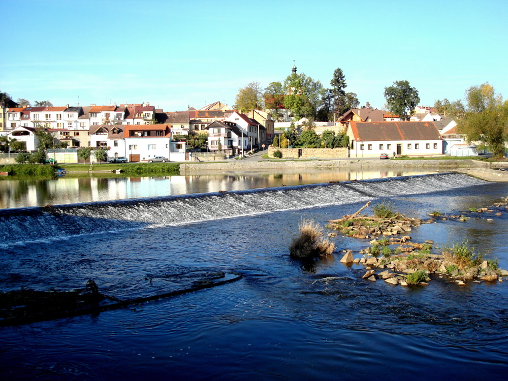 Písek. Václavské předměstí s jezem. *