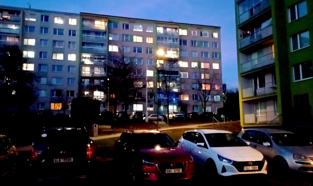 Pozdně večerní sídliště