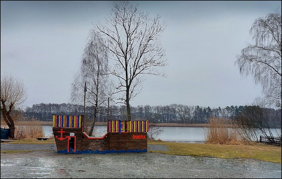 Špindíra na Špince ještě skoro zamrzlé *