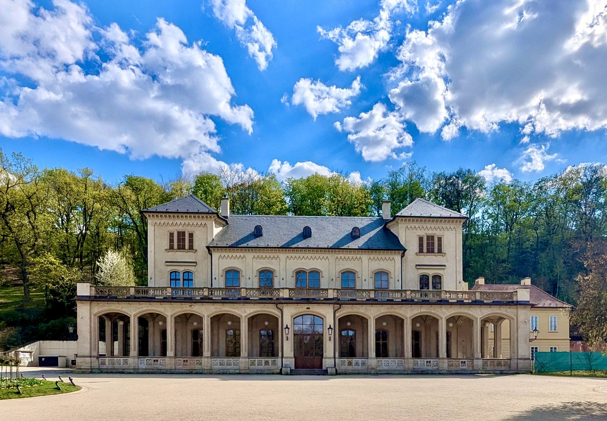 Bývalá Šlechtova restaurace ve Stromovce