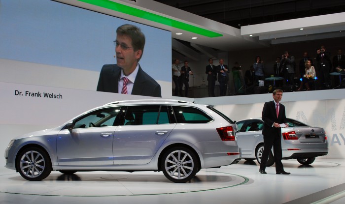Člen představenstva společnosti Škoda Auto pro technický vývoj Frank Welsch při představení nové Octavie Combi třetí generace.