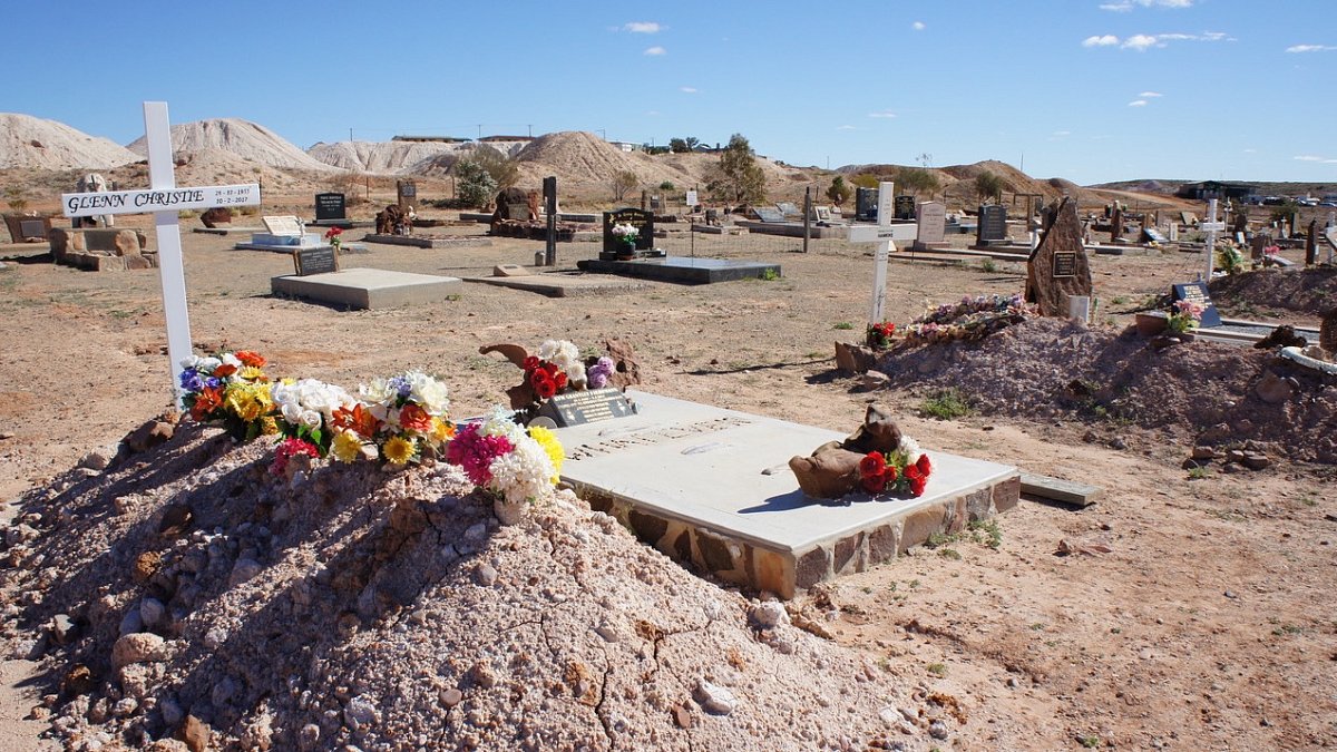 hřbitov v Andamooka.jpeg