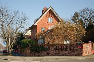 Mezi vily na Ořechovku